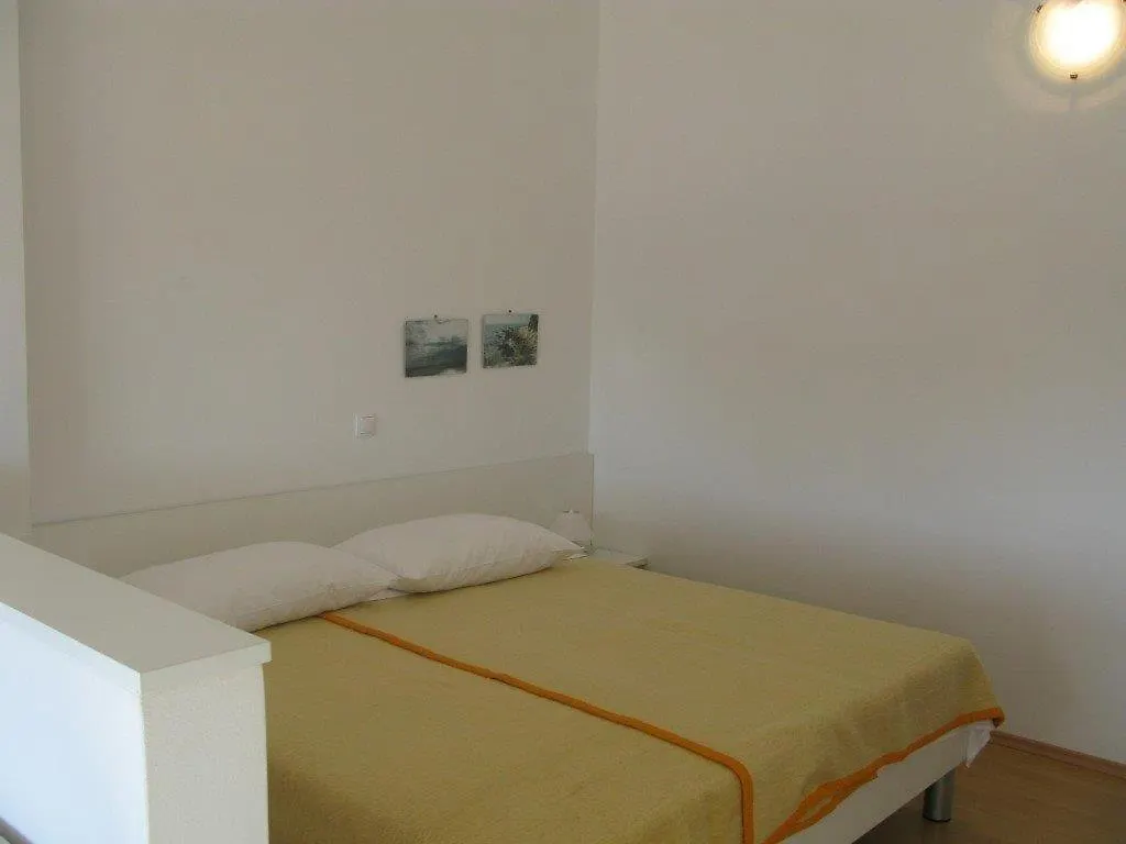Apartments With A Parking Space Palit, Rab - 16356 Mundanije