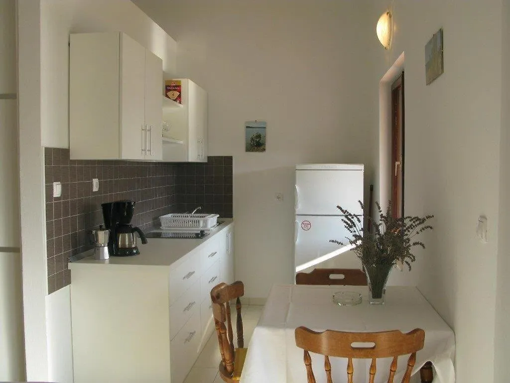 Apartments With A Parking Space Palit, Rab - 16356 Mundanije 克罗地亚