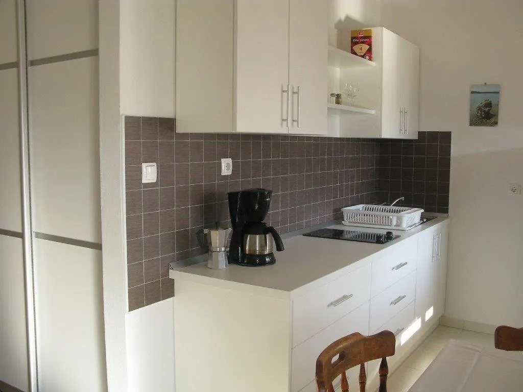 Apartments With A Parking Space Palit, Rab - 16356 Mundanije