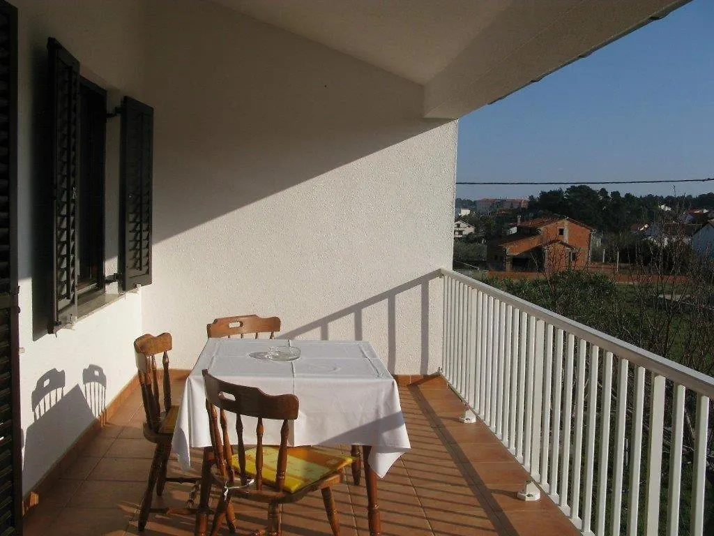 Apartments With A Parking Space Palit, Rab - 16356 Mundanije