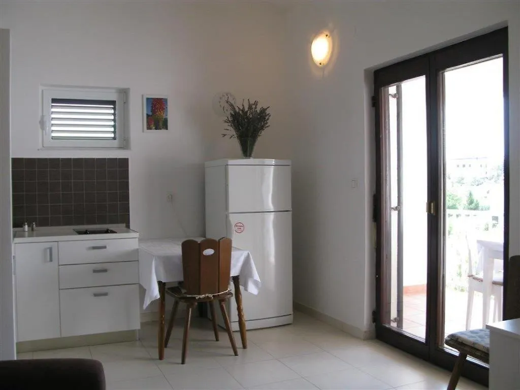 Apartments With A Parking Space Palit, Rab - 16356 Mundanije