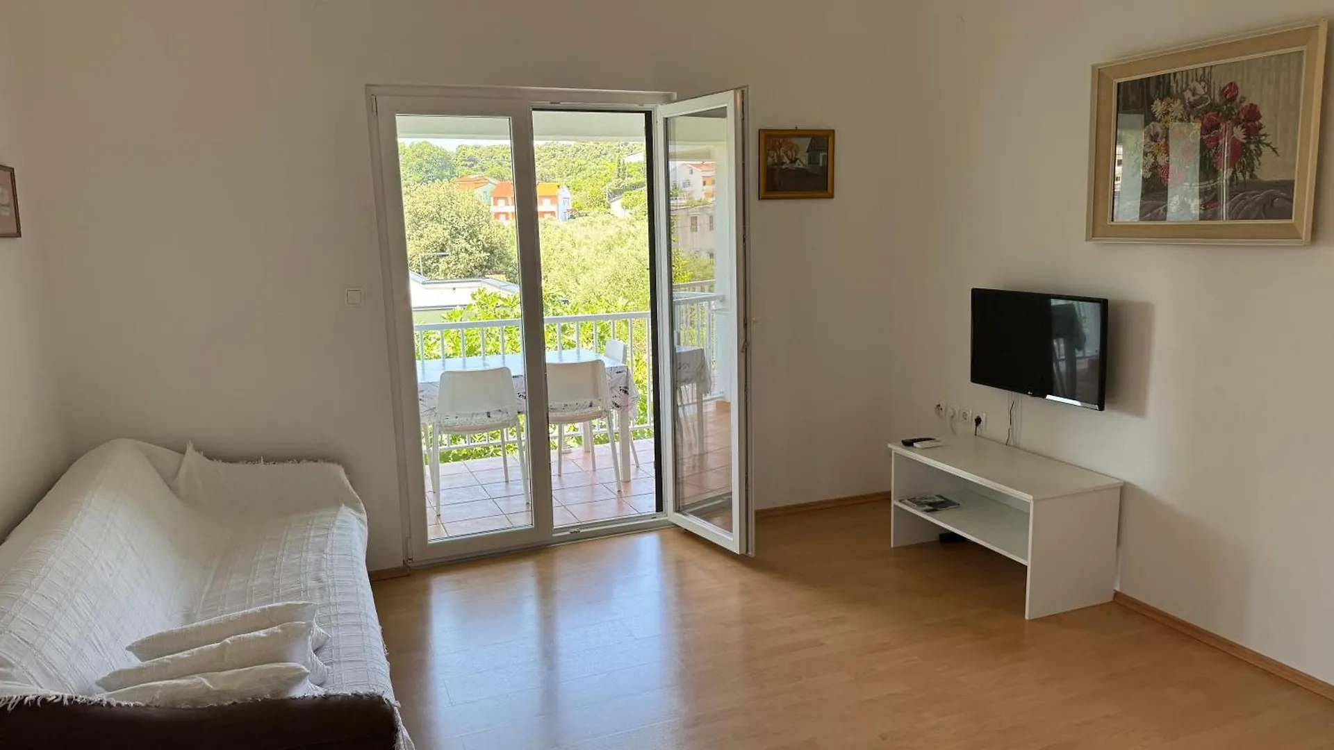 Apartments With A Parking Space Palit, Rab - 16356 Mundanije 克罗地亚